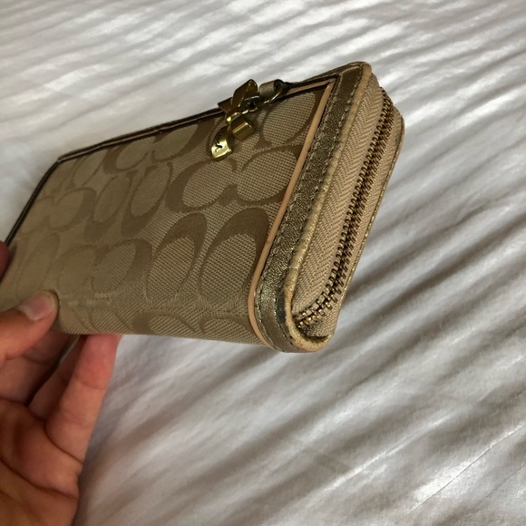 Coach Signature Accordion Zip Wallet - Gold/Khaki - Picture 7 of 7